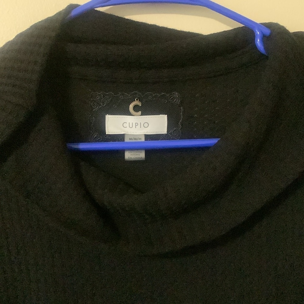 Cupio oversized ribbed black mock/cowl neck lightweight sweater size md EUC - Picture 2 of 4